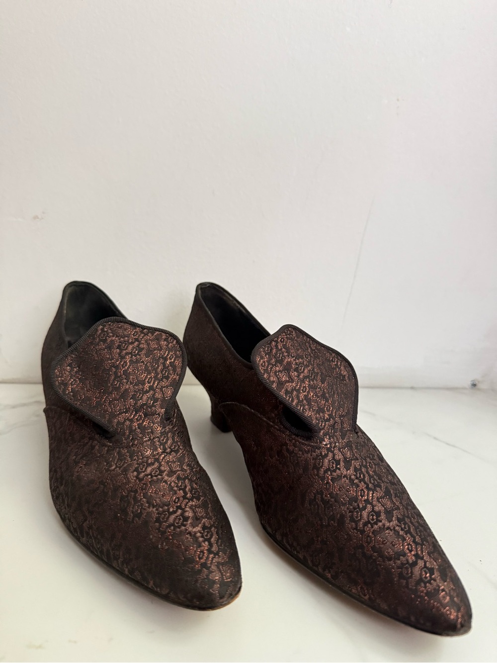 Vintage Sacco Spain Metallic Brocade Pointed Pumps